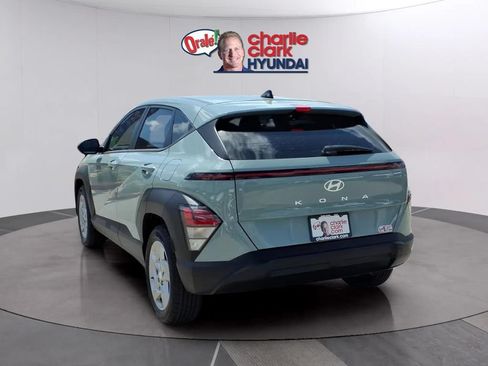 Used 2024 Hyundai Kona SE FWD image 3