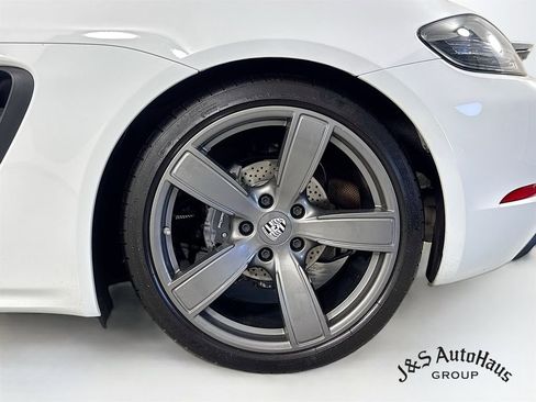 Used 2021 Porsche 718 Boxster RWD image 41