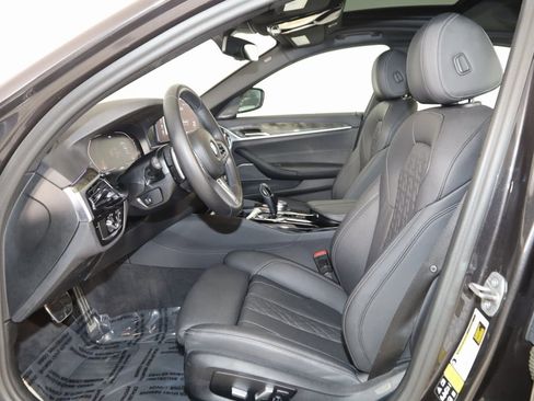 Used 2023 BMW 540i xDrive w/ M Sport Package image 12