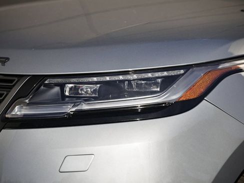 New 2026 Land Rover Range Rover Velar Dynamic SE image 3