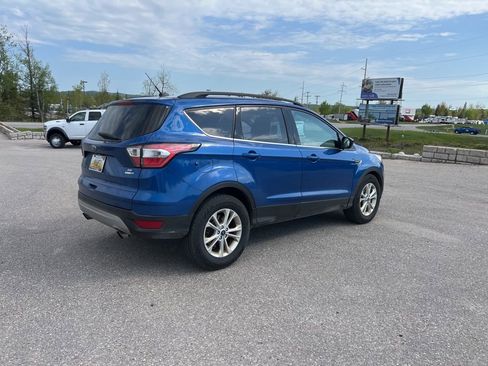 Used 2017 Ford Escape SE w/ Equipment Group 201A AWD/4WD image 10