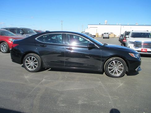 Used 2019 Acura TLX image 3
