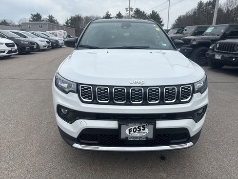 Used 2025 Jeep Compass Limited image 8