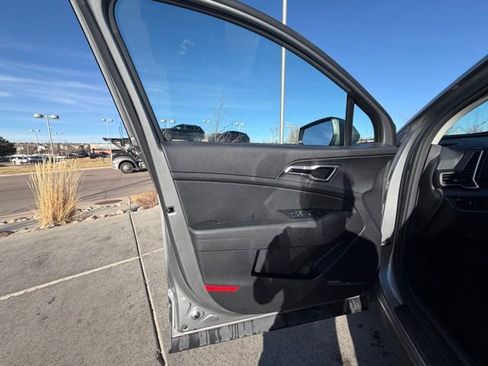 Used 2024 Kia Sportage LX image 9