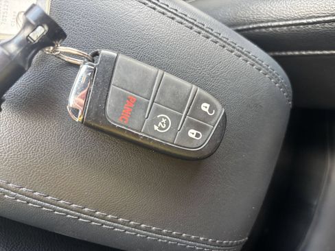 Used 2025 Jeep Compass Limited AWD/4WD image 25