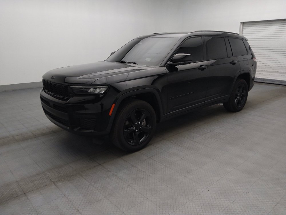 Used 2023 Jeep Grand Cherokee L Laredo RWD image 2