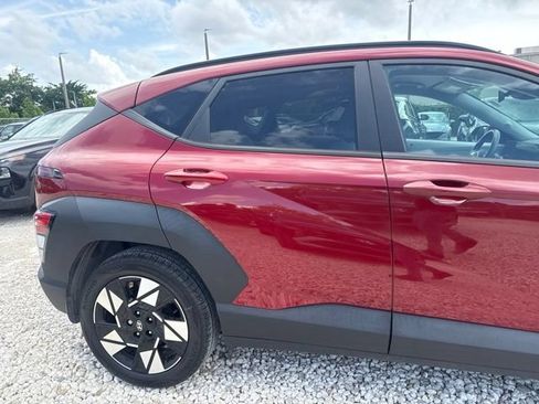 Used 2024 Hyundai Kona SEL w/ Convenience Package FWD image 5