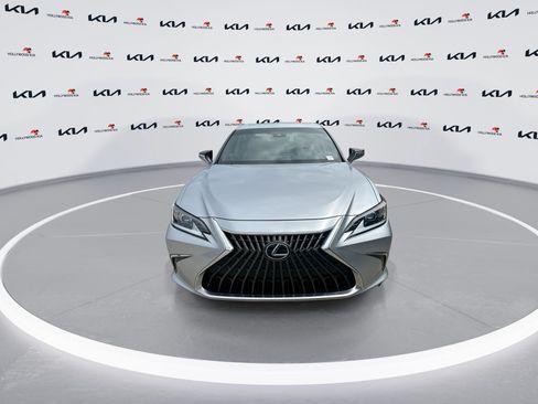 Used 2023 Lexus ES 350 w/ Premium Package FWD image 3