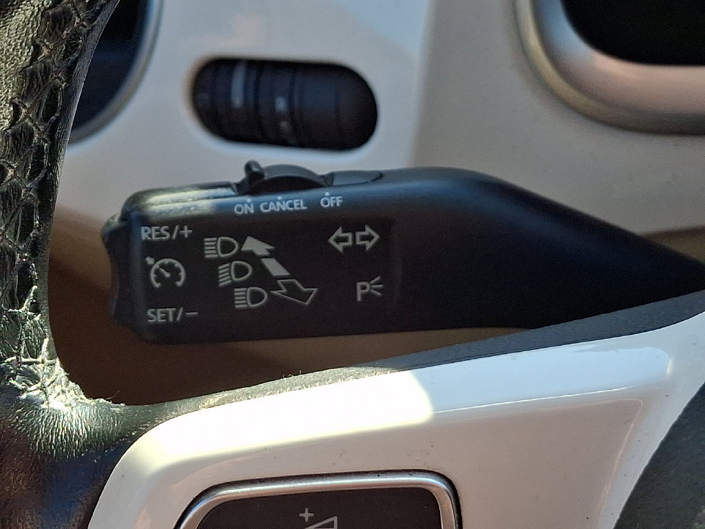 Used 2014 Volkswagen Beetle 2.5 FWD image 26