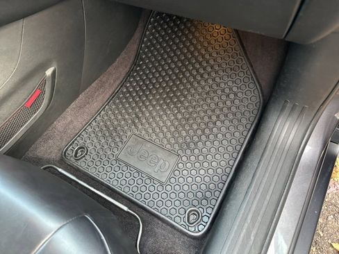 Used 2019 Jeep Cherokee Trailhawk w/ Cold Weather Group image 35