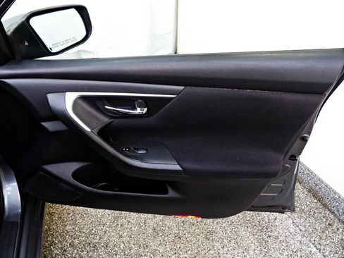 Used 2015 Nissan Altima 2.5 S w/ Power Driver Seat Package FWD image 11