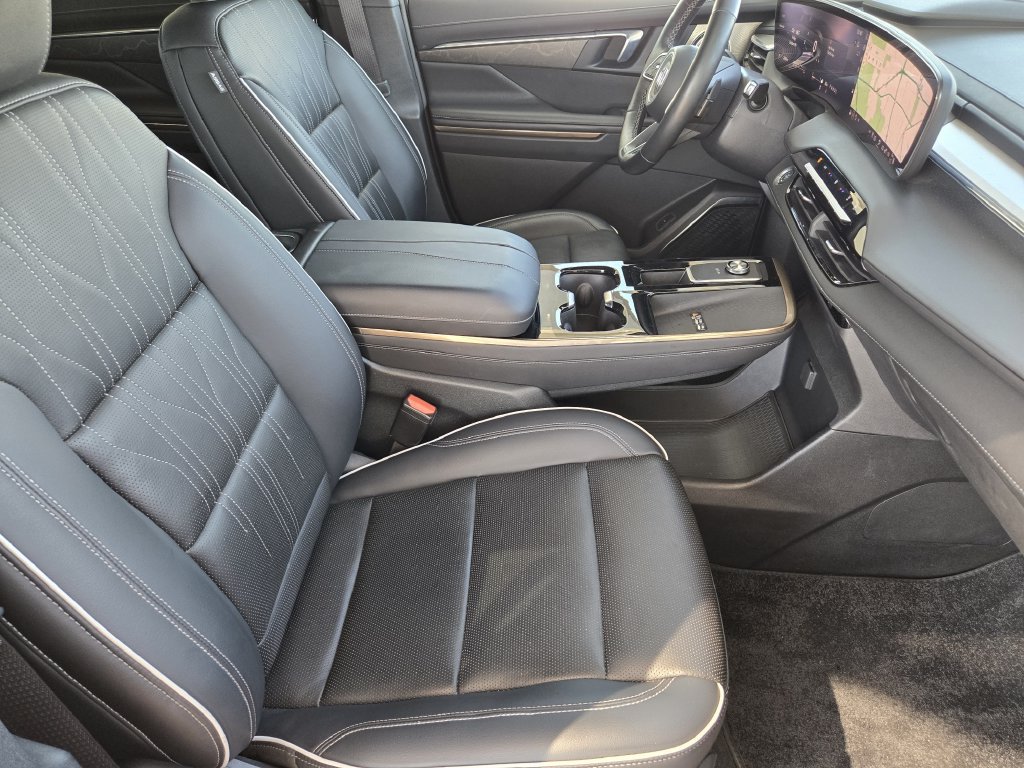 Used 2025 Buick Enclave Avenir w/ Trailering Package, 5000 lbs. FWD image 14