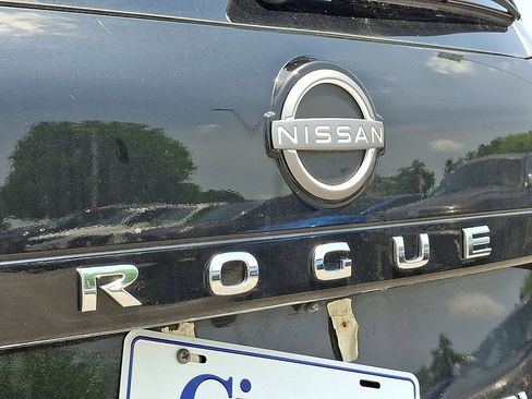 Used 2023 Nissan Rogue SL AWD/4WD image 30