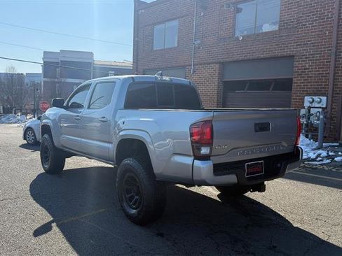 Used 2020 Toyota Tacoma SR5 image 19