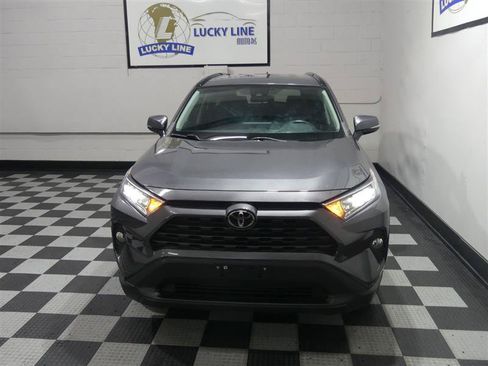 Used 2021 Toyota RAV4 XLE AWD/4WD image 3