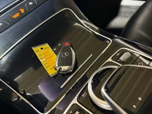 Used 2016 Mercedes-Benz C 300 4MATIC Sedan image 21