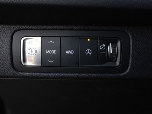 Used 2024 Chevrolet Traverse LT AWD/4WD image 39