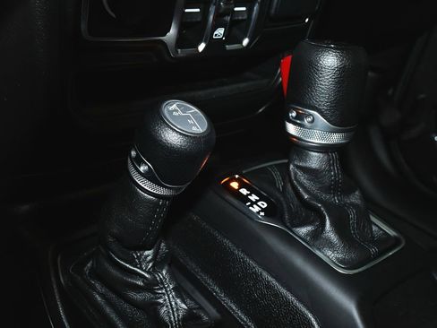 Used 2019 Jeep Wrangler Unlimited Sport S image 29