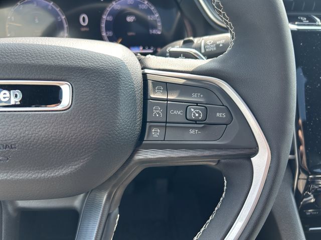 Used 2024 Jeep Grand Cherokee Altitude AWD/4WD image 31