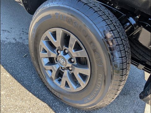 Used 2021 Toyota Tacoma SR5 image 20