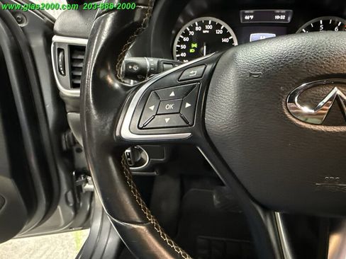 Used 2017 INFINITI QX30 Premium w/ Navigation Package image 21