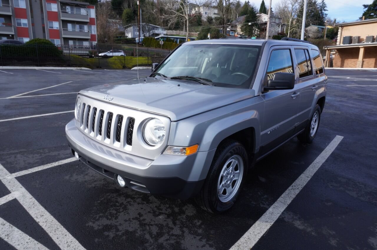 Used 2015 Jeep Patriot Sport w/ Power Value Group FWD image 1