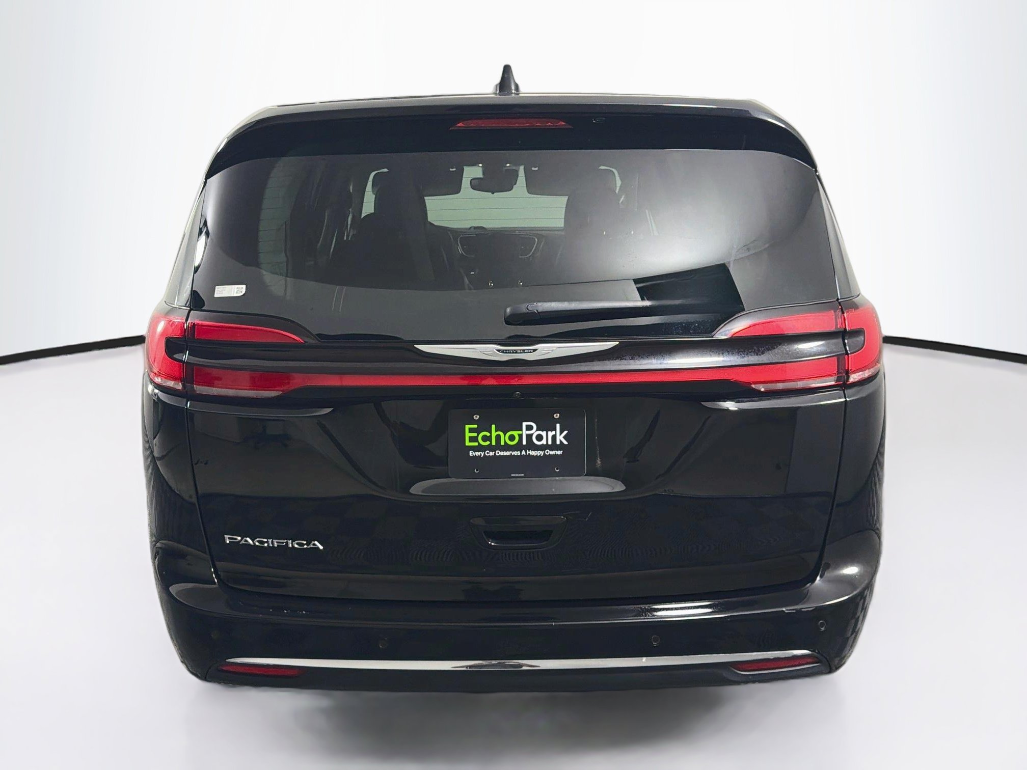 Used 2024 Chrysler Pacifica Touring-L FWD image 7