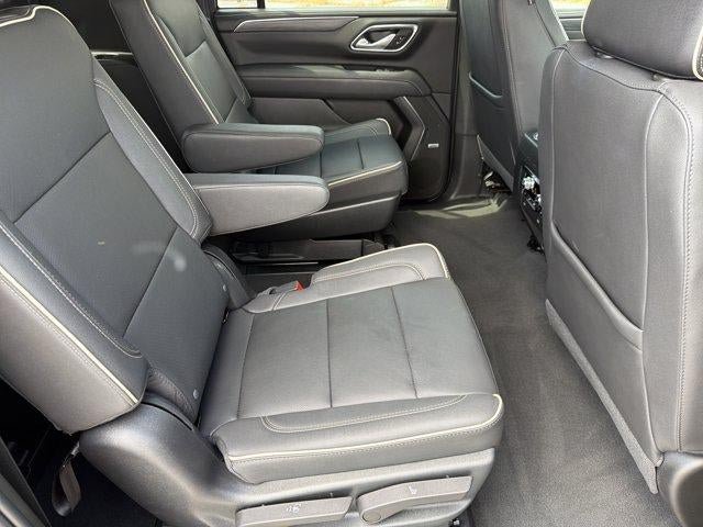 Used 2023 GMC Yukon XL SLT w/ SLT Premium Package AWD/4WD image 15