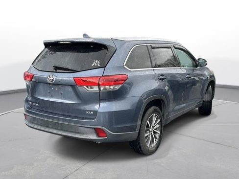 Used 2018 Toyota Highlander XLE image 6