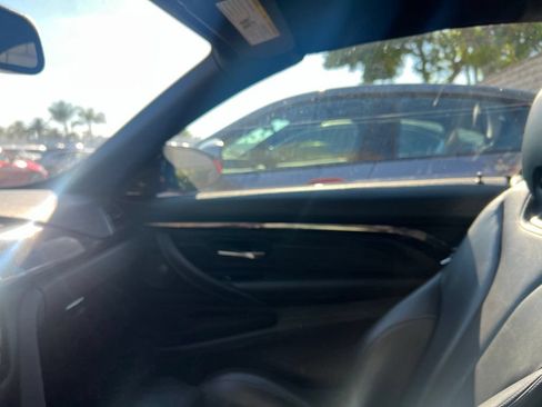 Used 2019 BMW M4 Convertible w/ Competition Package RWD image 15