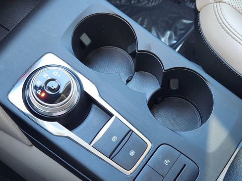 Used 2020 Ford Escape SEL image 10