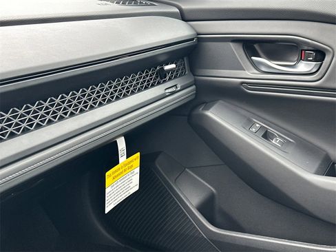 New 2025 Honda Accord SE image 30