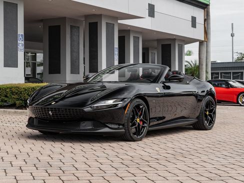 Used 2025 Ferrari Roma Spider image 40