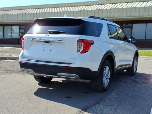 Used 2024 Ford Explorer XLT w/ Equipment Group 202A AWD/4WD image 5