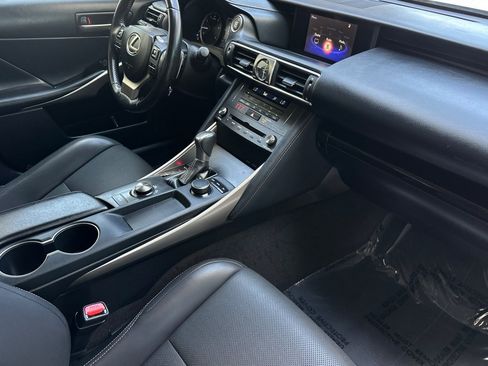Used 2019 Lexus IS 300 RWD image 32