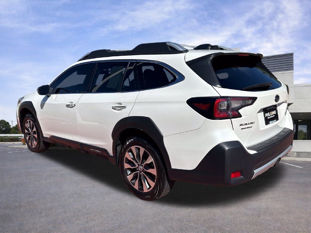 Used 2025 Subaru Outback Touring XT AWD/4WD image 5