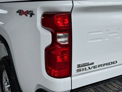 Used 2024 Chevrolet Silverado 2500 LT image 35