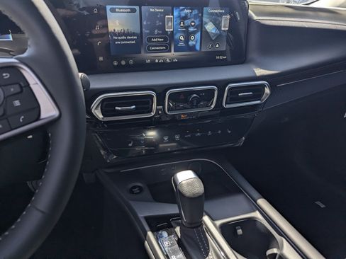 New 2026 Nissan Sentra SV w/ SV Convenience Package FWD image 10