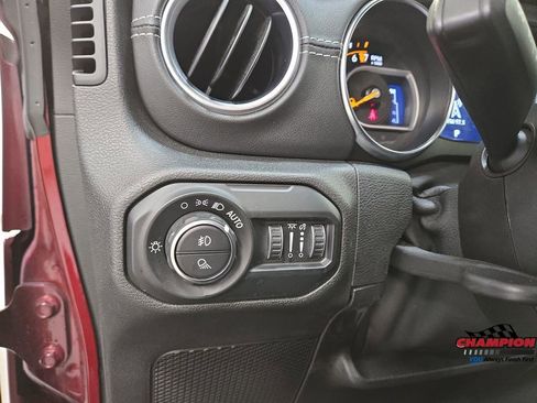 Used 2021 Jeep Gladiator Overland w/ Popular Equipment Package image 22