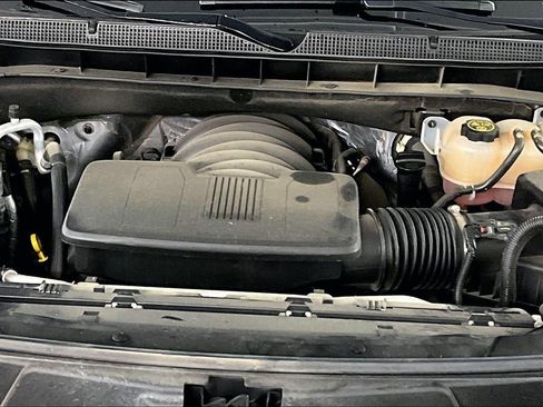 Used 2023 Chevrolet Suburban High Country image 32