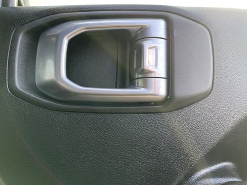 Used 2020 Jeep Wrangler Unlimited Sport image 16