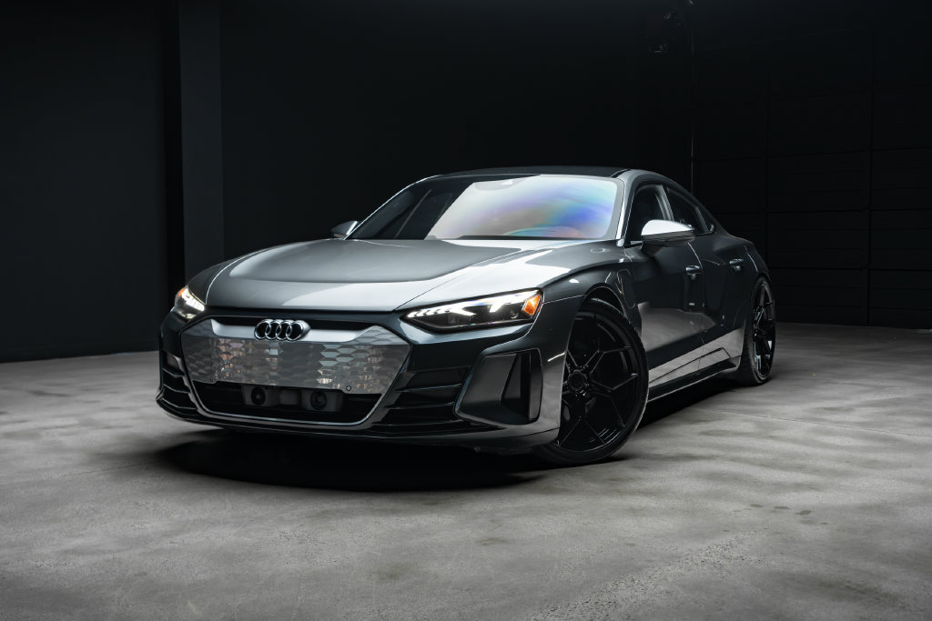 Used 2022 Audi e-tron GT Premium Plus AWD/4WD image 2