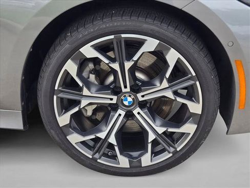Used 2025 BMW 330i Sedan w/ Premium Package RWD image 23