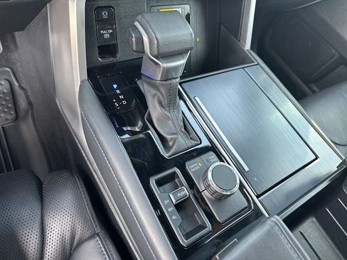 Certified 2024 Toyota Sequoia Platinum image 21