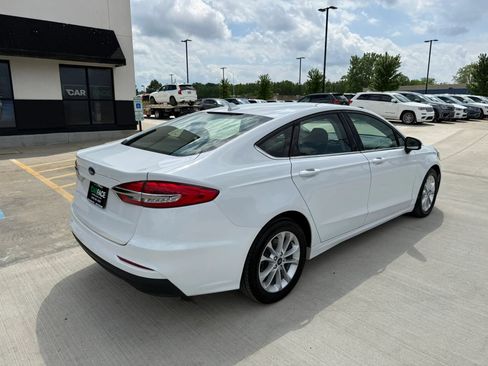 Used 2020 Ford Fusion SE FWD image 14