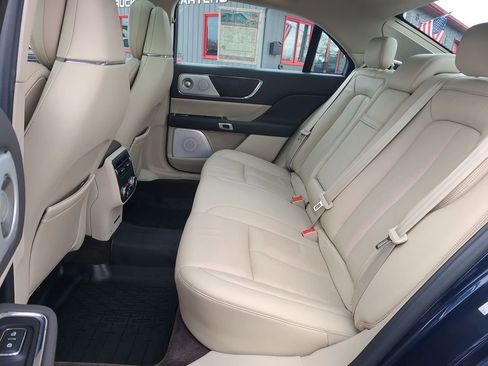 Used 2017 Lincoln Continental Reserve w/ Luxury Package image 37