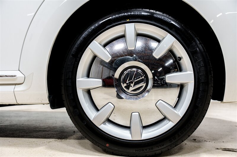Used 2013 Volkswagen Beetle 2.5 FWD image 19