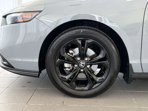 Used 2025 Honda Accord SE image 12