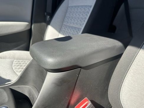 Used 2022 Chevrolet Equinox LS image 12