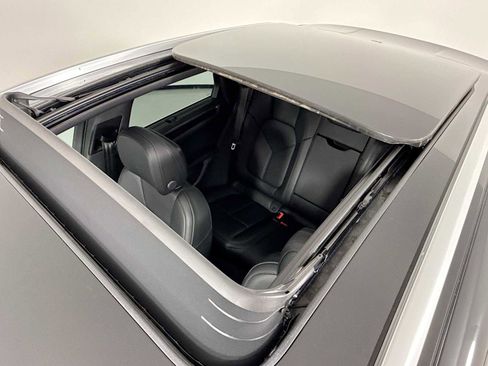 New 2026 Porsche Macan image 23